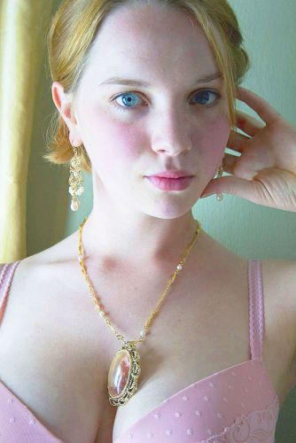 Путана Санкт-Петербурга Валя +7(911)830-21-77