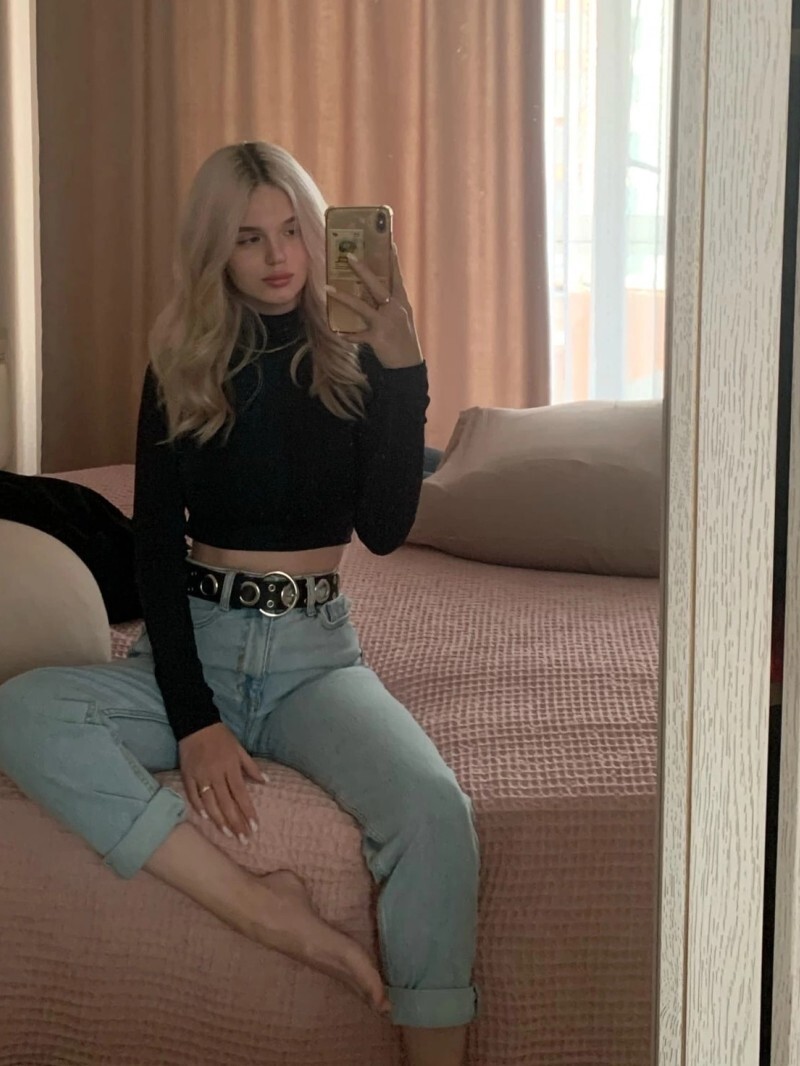 Ксю проститутка интим салон Санкт-Петербурга у метро Владимирская зрелые проститутки салон