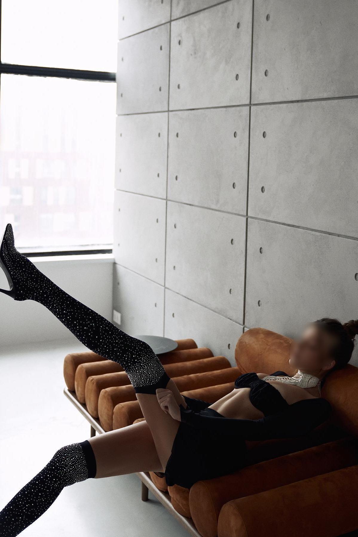 Индивидуалка Санкт-Петербурга Даша +7(981)136-33-84  метро Купчино